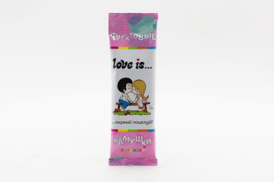 Жевательное драже LOVE IS со вкусом клубники 12гр